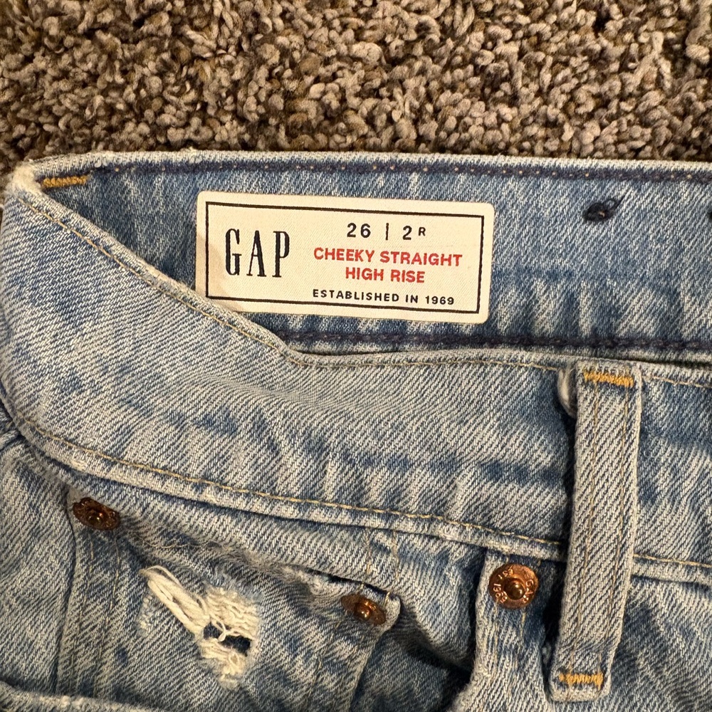 Gap Cheeky Straight High Rise Light Wash Distressed Jeans - Picture 3 of 3